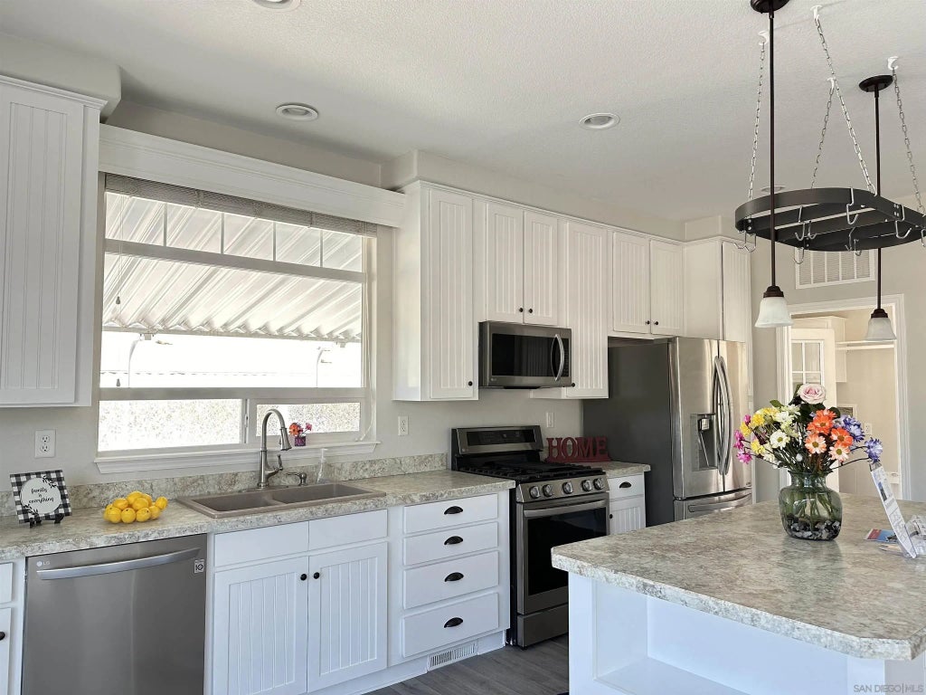 3909 Reche Rd Spc 104, Fallbrook