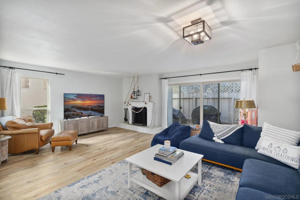 4359 Loma Riviera Court, POINT LOMA