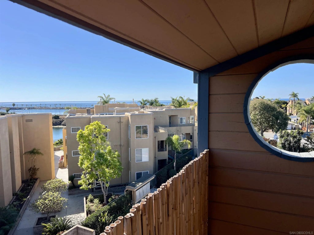 801 Kalpati Cir. F, Carlsbad