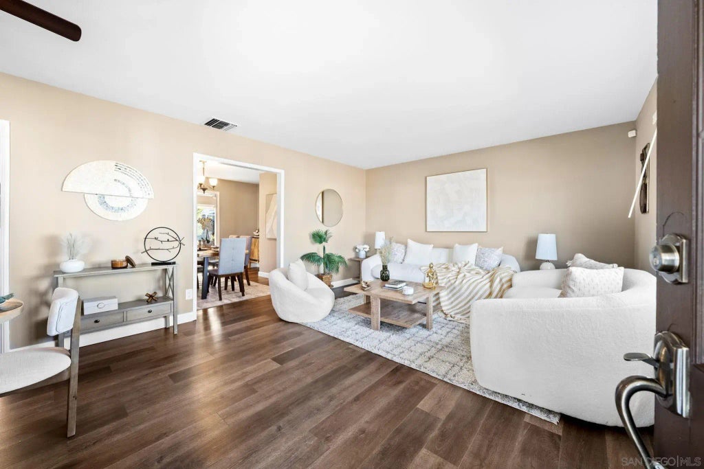 2235 Calle Serena, PARADISE HILLS