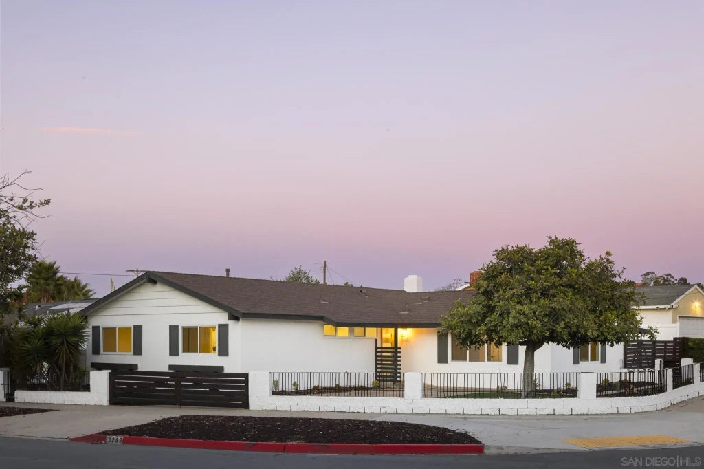 3285 Ashford St, CLAIREMONT