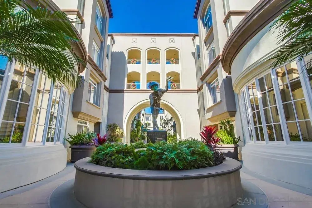 9263 Regents Road B206, La Jolla