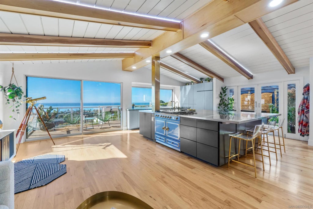 5652 Linda Rosa Ave, La Jolla