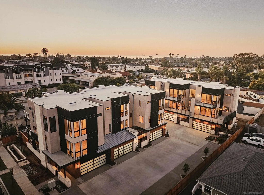 966 Grand Ave, Carlsbad