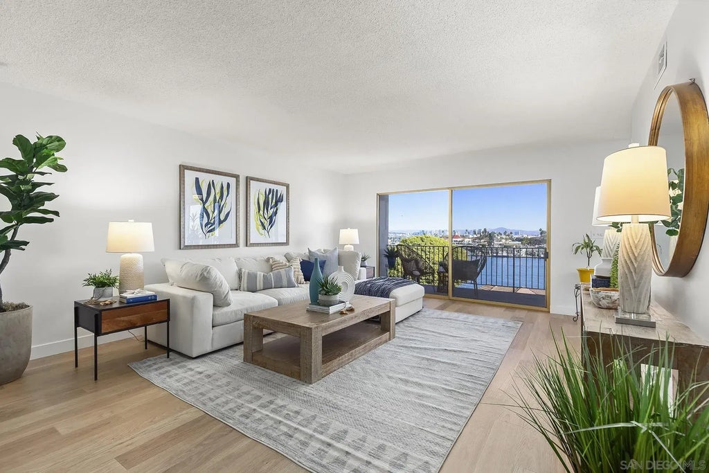 390 San Antonio Ave 12, Point Loma