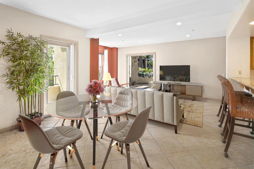 301 W G St 301, Downtown (DT)