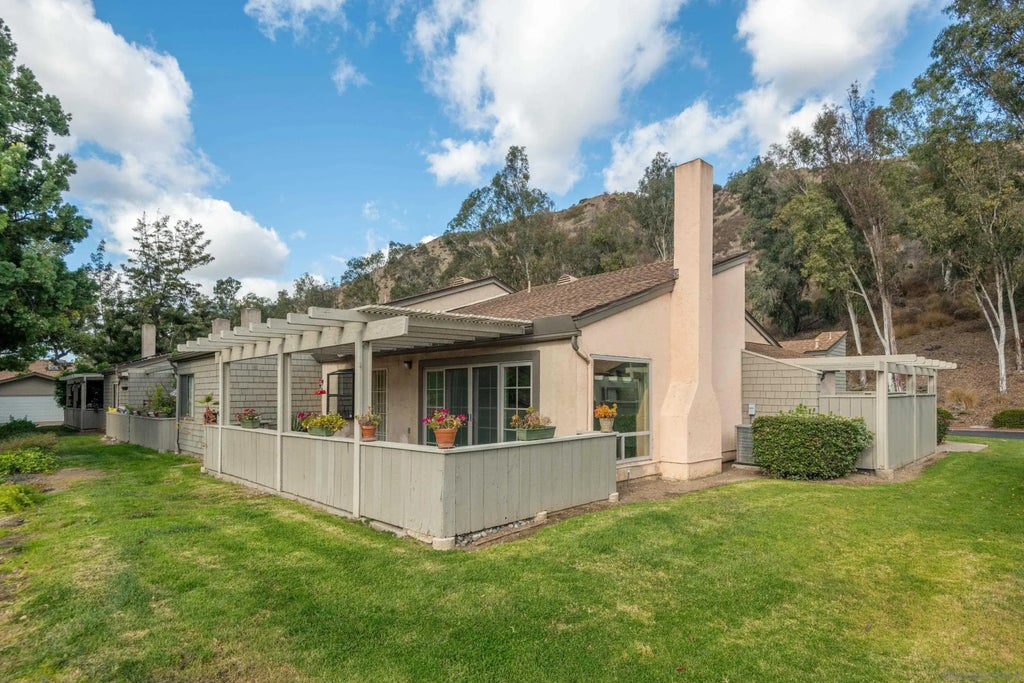 5707 Adobe Falls Rd A, Del Cerro
