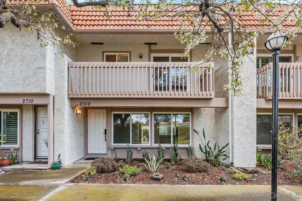 2708 Via Roberto, Carlsbad