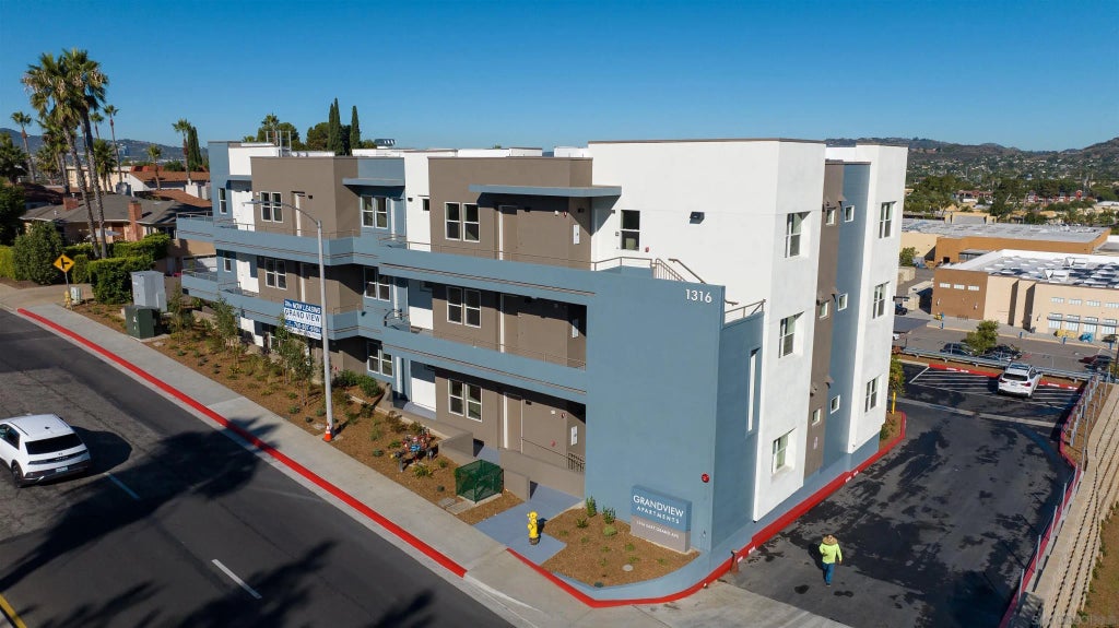 1316 E Grand, Escondido