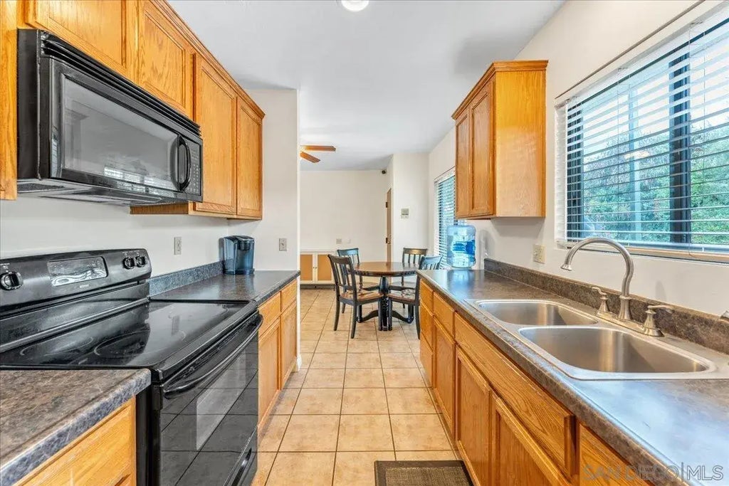 6725 Mission Gorge Road 306b, Del Cerro