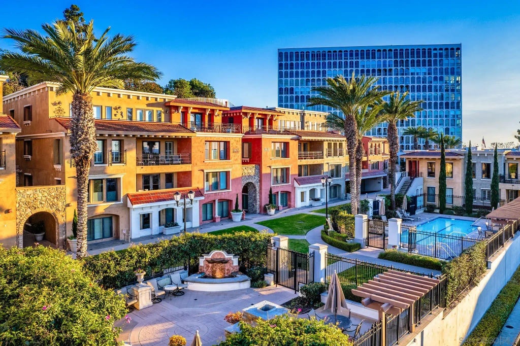 1000 Genter Street 103, La Jolla