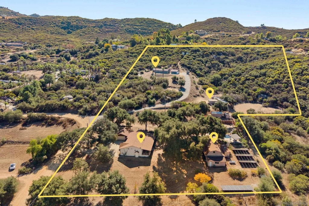 15985-87 Wood Valley Trail, Jamul