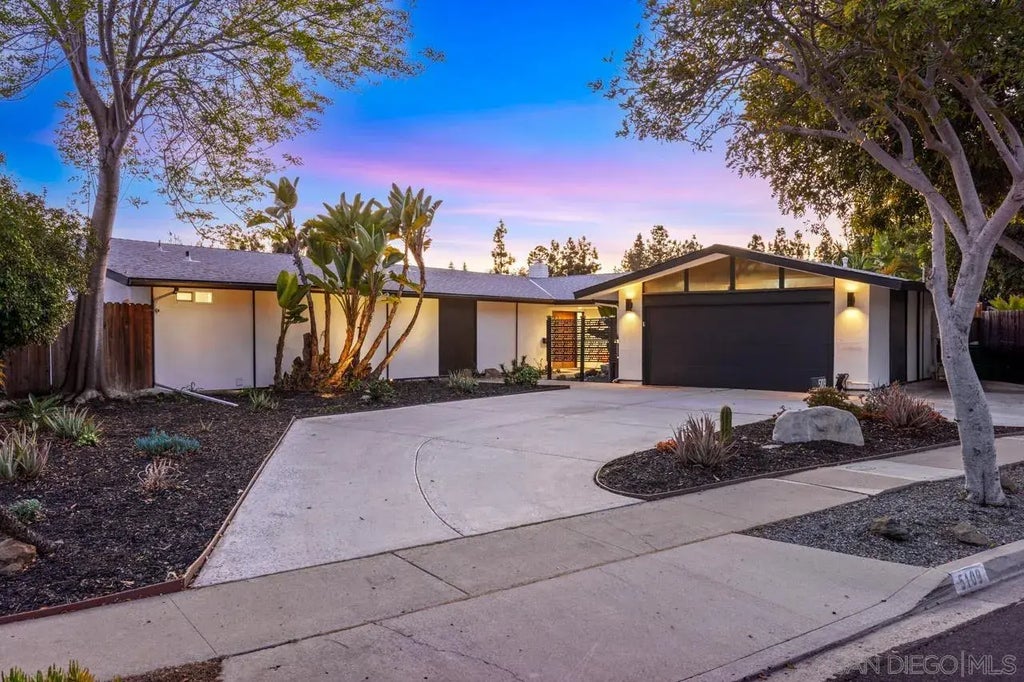 5109 College Gardens Ct, College View Estates (32235)