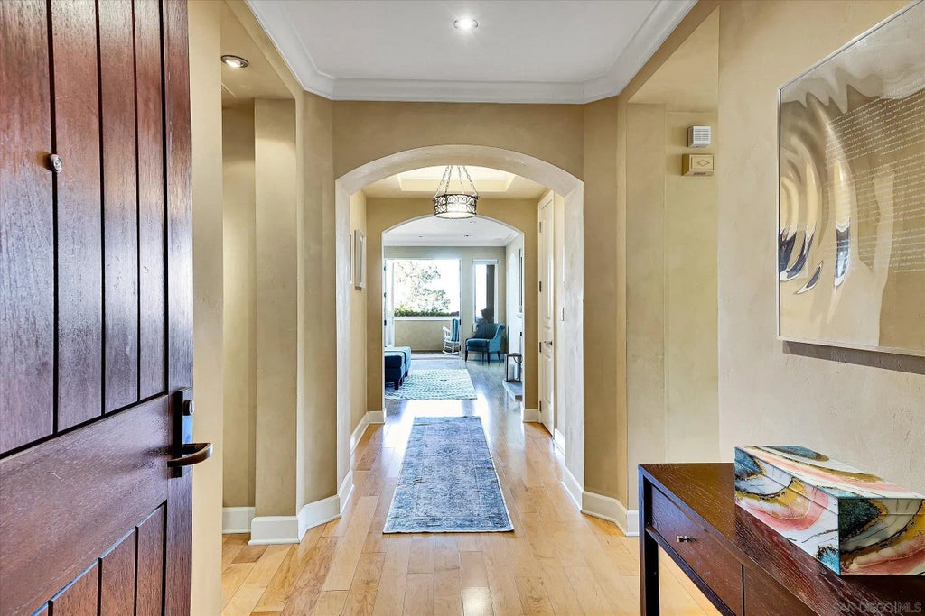 1010 Genter St 102, La Jolla