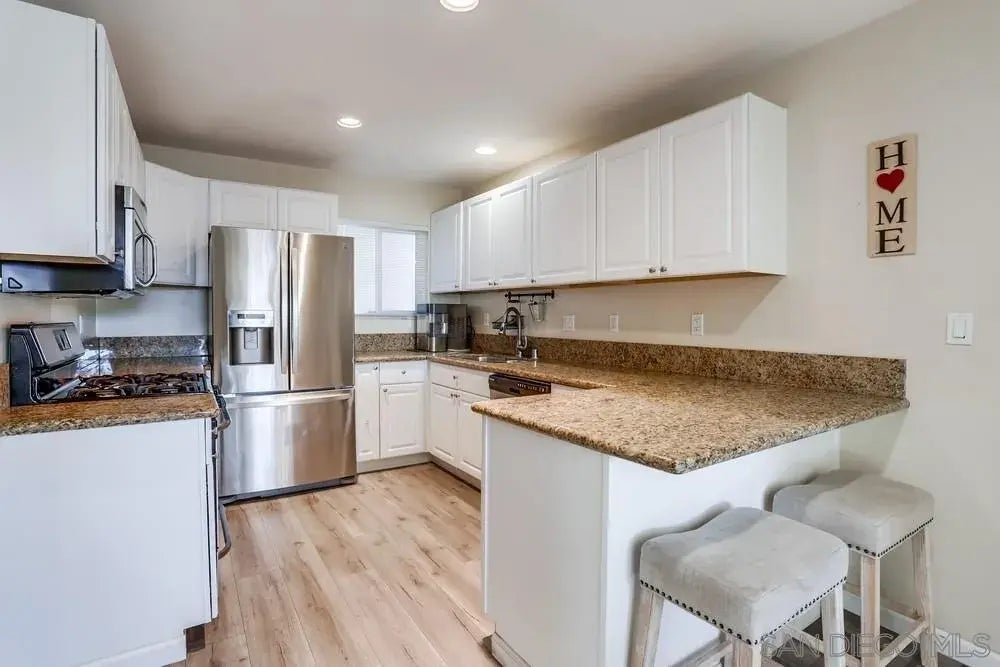 4286 Lochlomond, CLAIREMONT