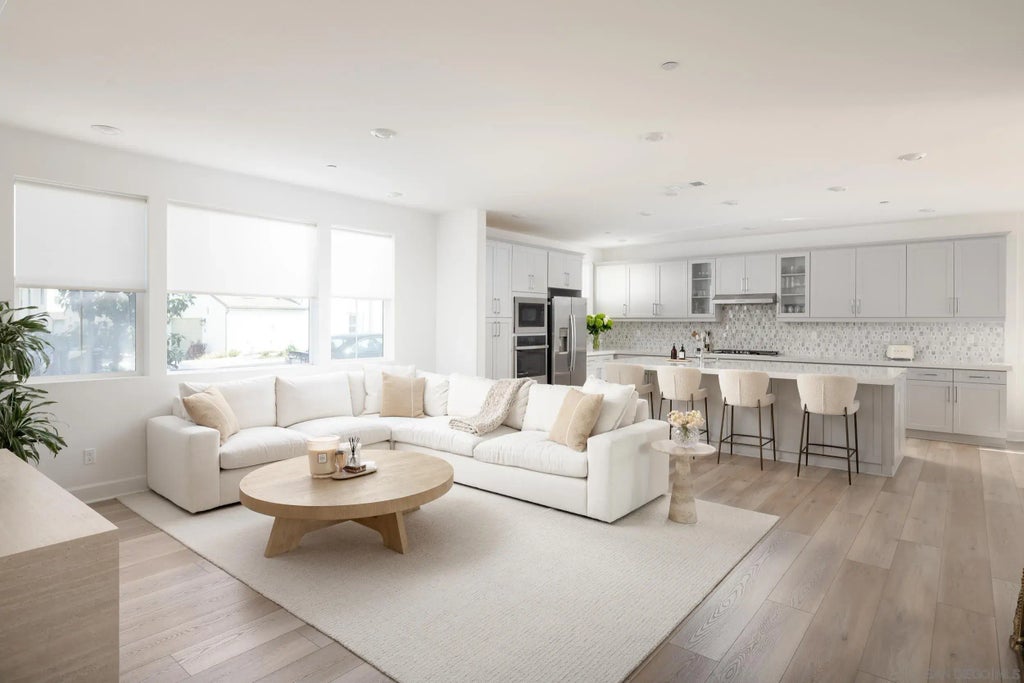 8214 Waverly Ln, TORREY HIGHLANDS