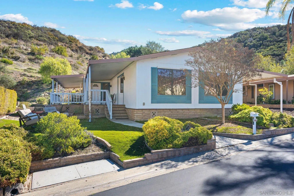 8975 Lawrence Welk Drive 305, Escondido