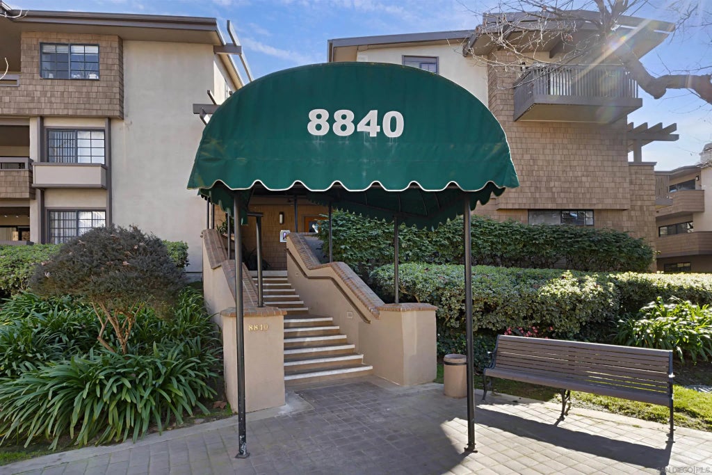 8840 Villa La Jolla Dr 103, La Jolla