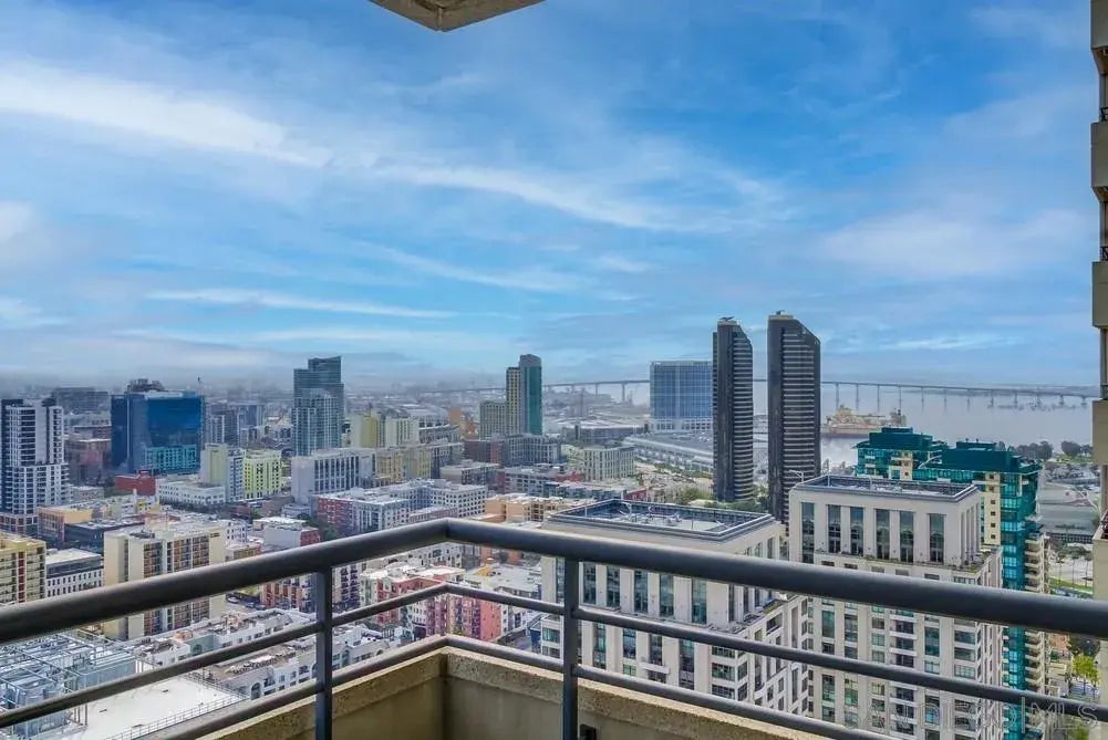 700 Front St 2505, DOWNTOWN