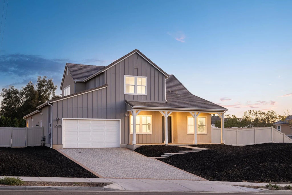 17925 Saint Andrews Dr, Poway