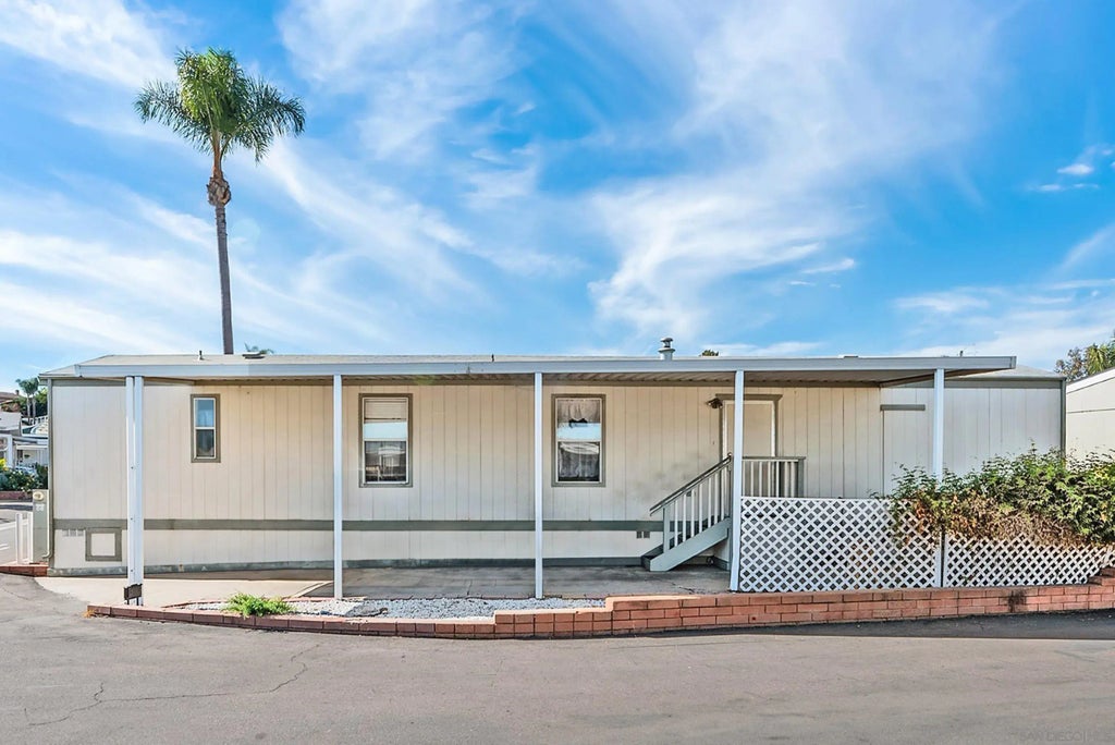 245 W Bobier Dr 56, Vista