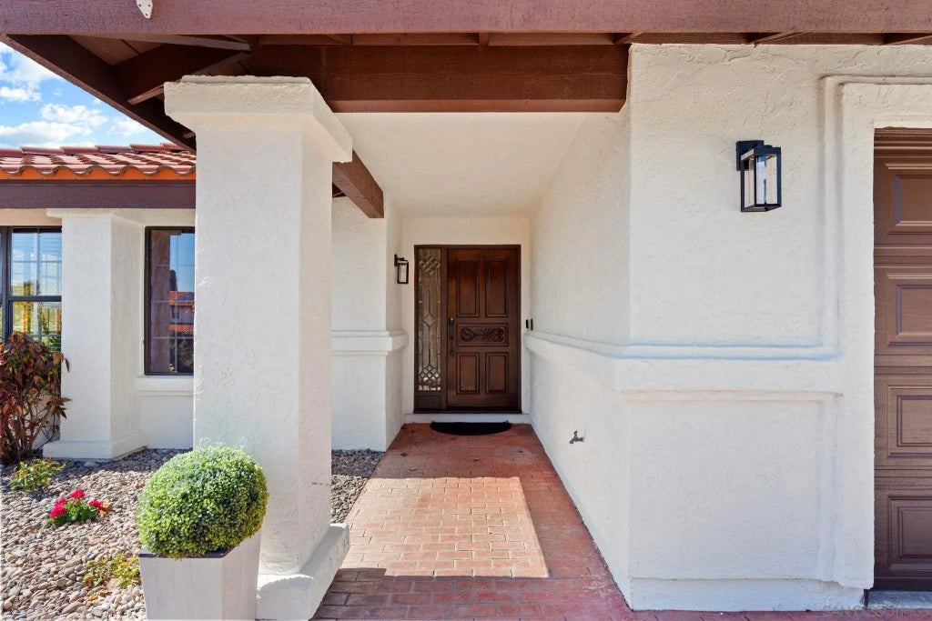 7057 El Fuerte St, Carlsbad