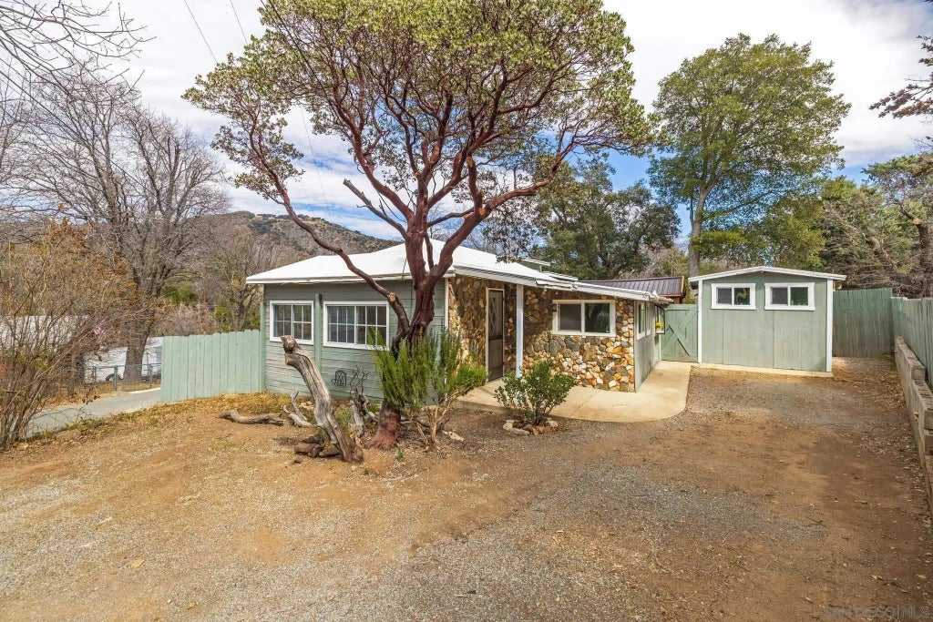 1925 Whispering Pines Dr., Julian