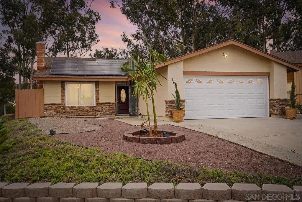 1797 Tooley Cir, Emerald Hills (EMER)