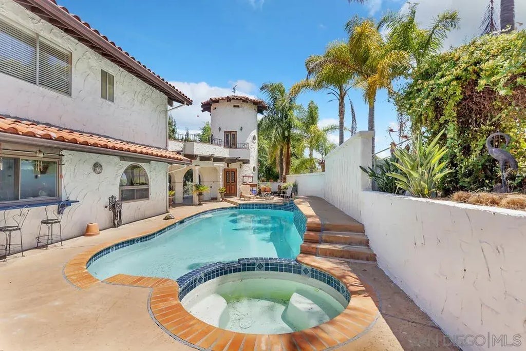 11138 Pinehurst Drive, Lakeside