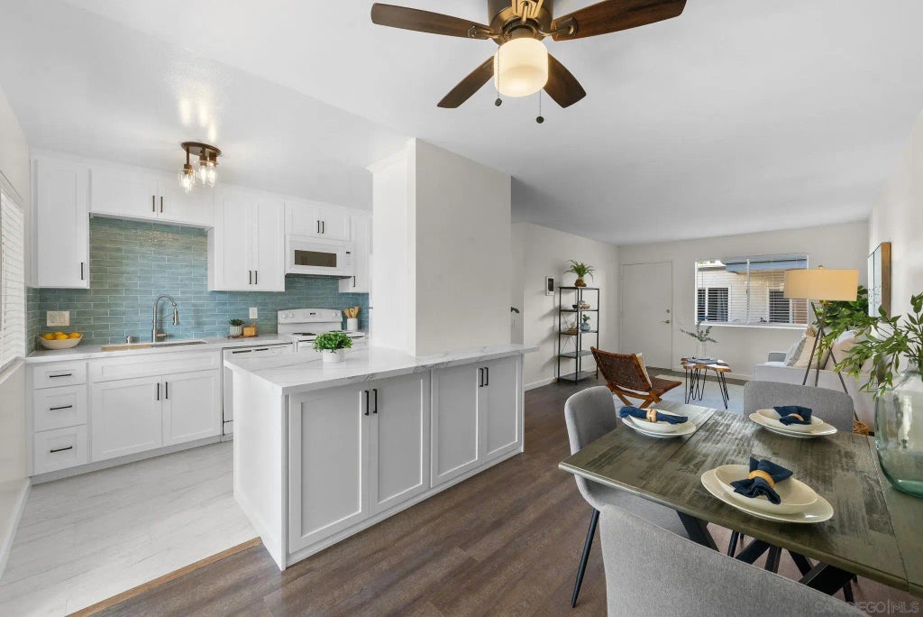 4099 Huerfano Ave 204, CLAIREMONT