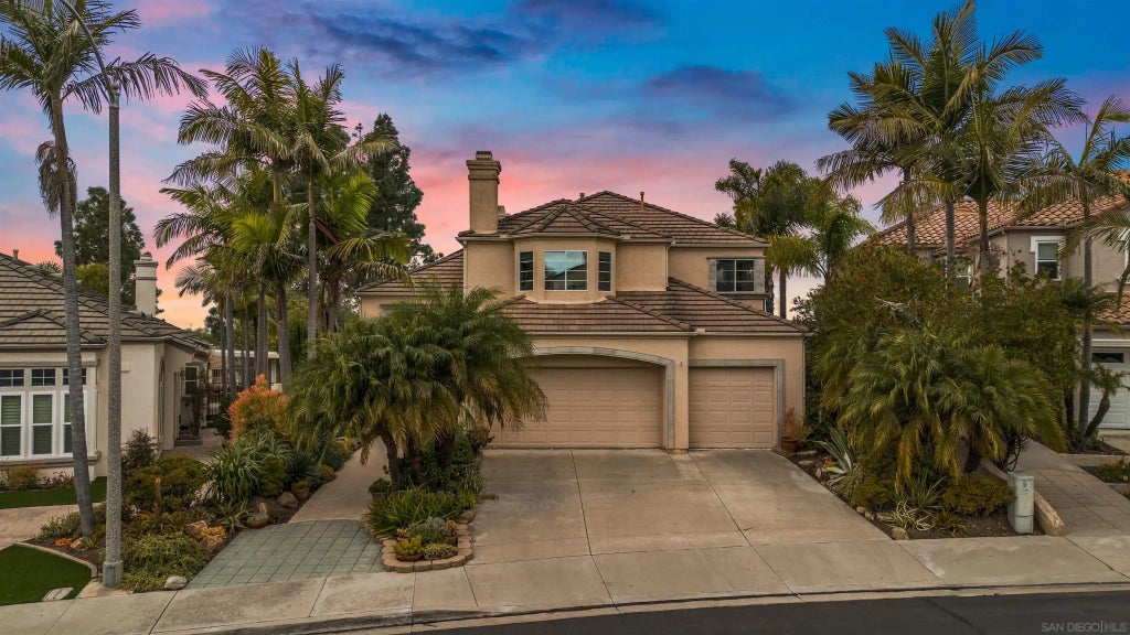 2352 Rock Crest Gln, Escondido