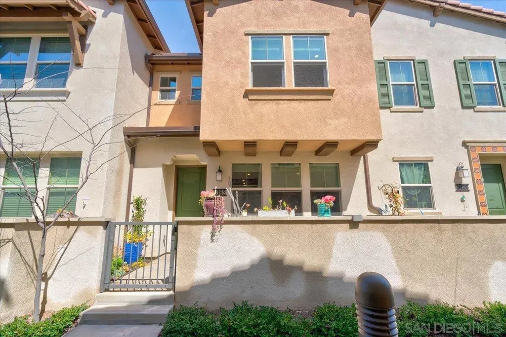 1092 Delpy View Pt, Vista