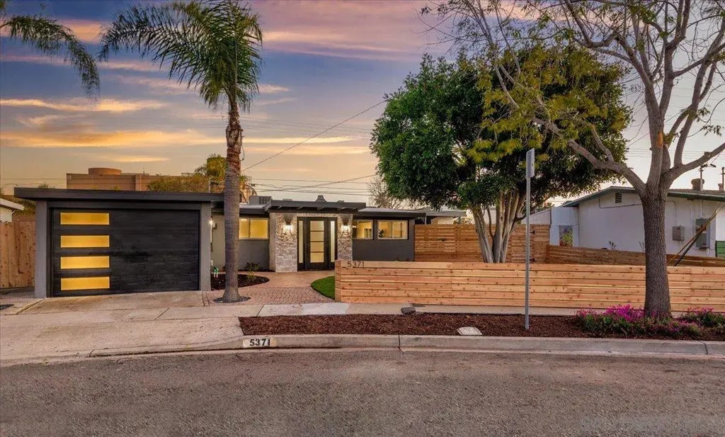 5371 Barstow St, CLAIREMONT