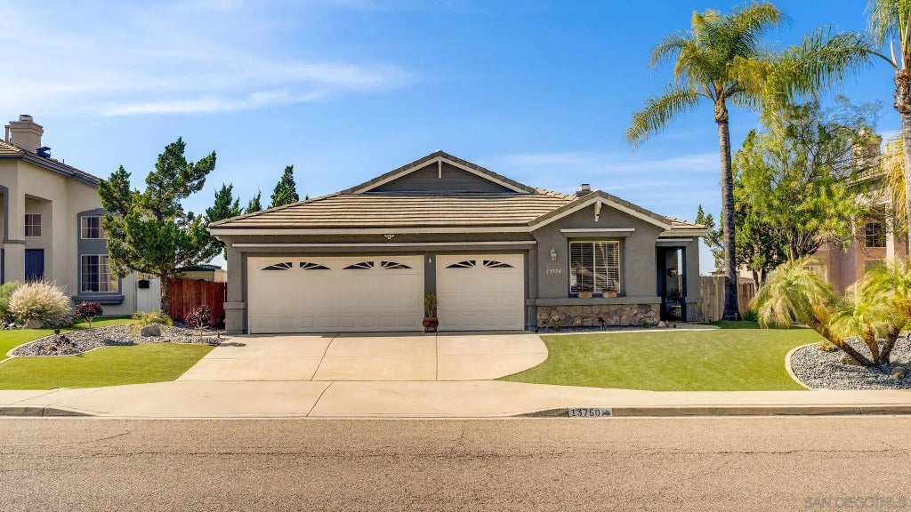 13750 Braeswood Ter, El Cajon