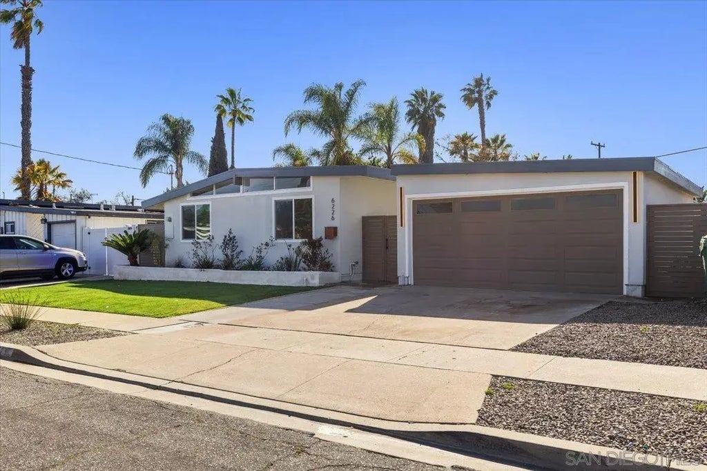 6226 Amber Lake Ave, SAN CARLOS