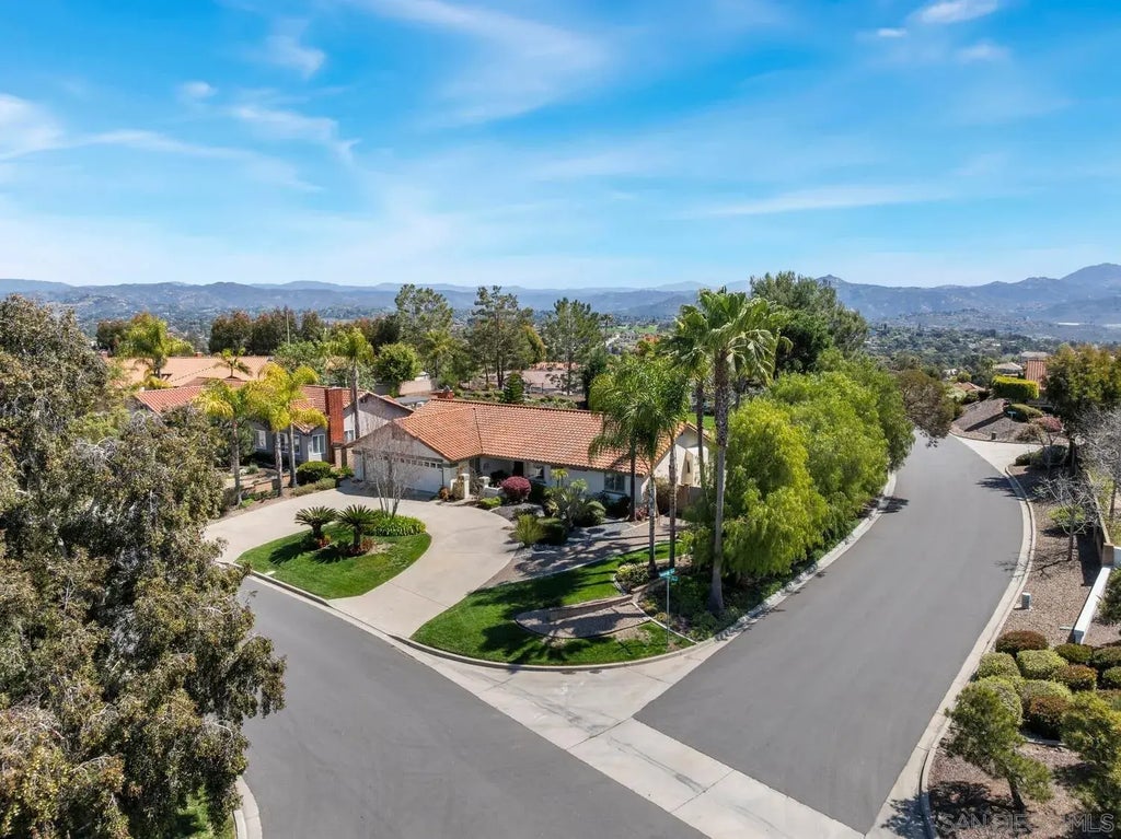 1403 Stoneridge Cir, Escondido