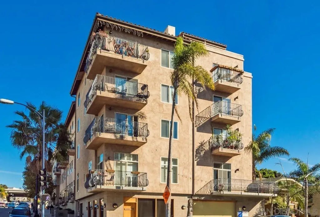 801 W Hawthorn Street 208, SAN DIEGO