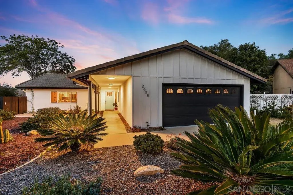 2608 Buenos Tiempos, Fallbrook