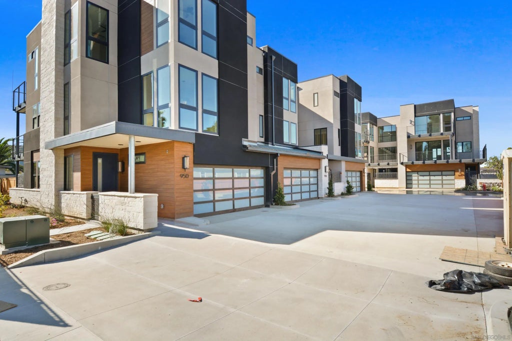 958 Grand Ave, Carlsbad