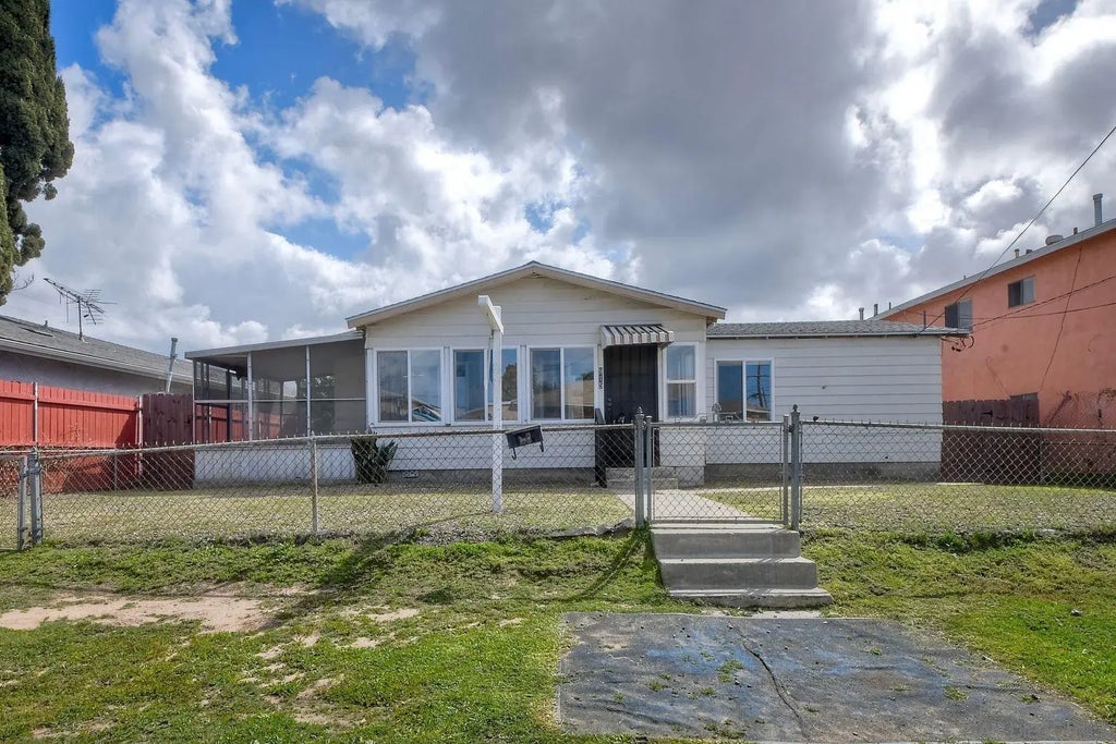 915 S 39th St, LOGAN HEIGHTS