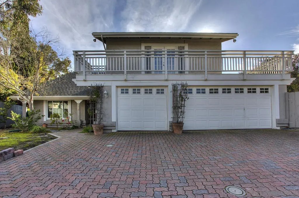 8238 Sugarman Dr, La Jolla