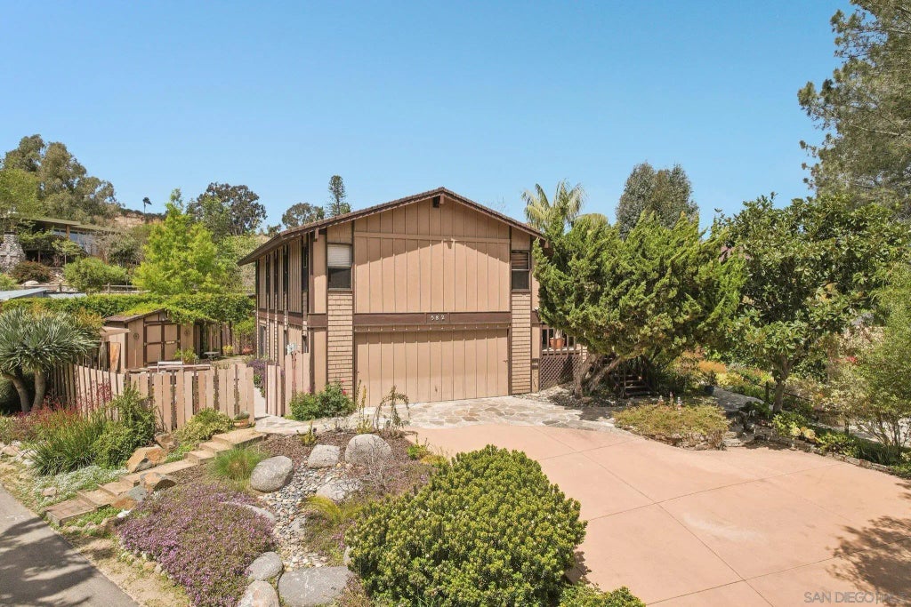 582 Rancho Santa Fe Rd, Encinitas