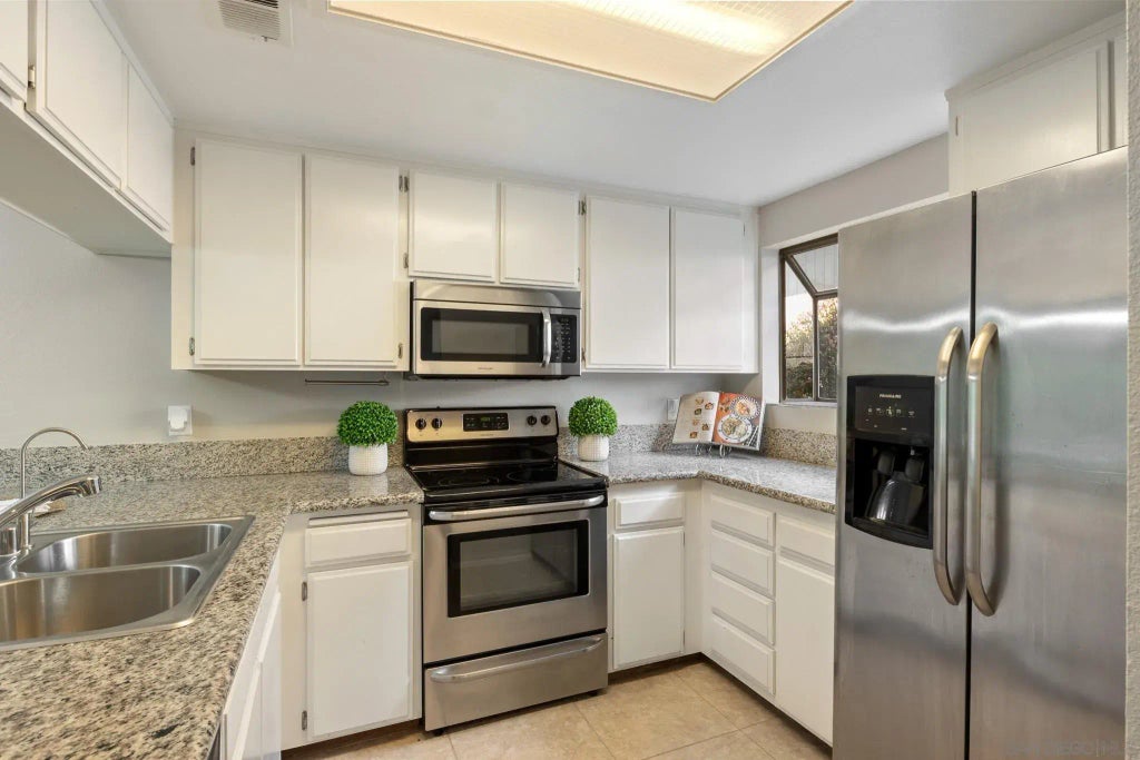 3320 Cherokee 7, NORTH PARK