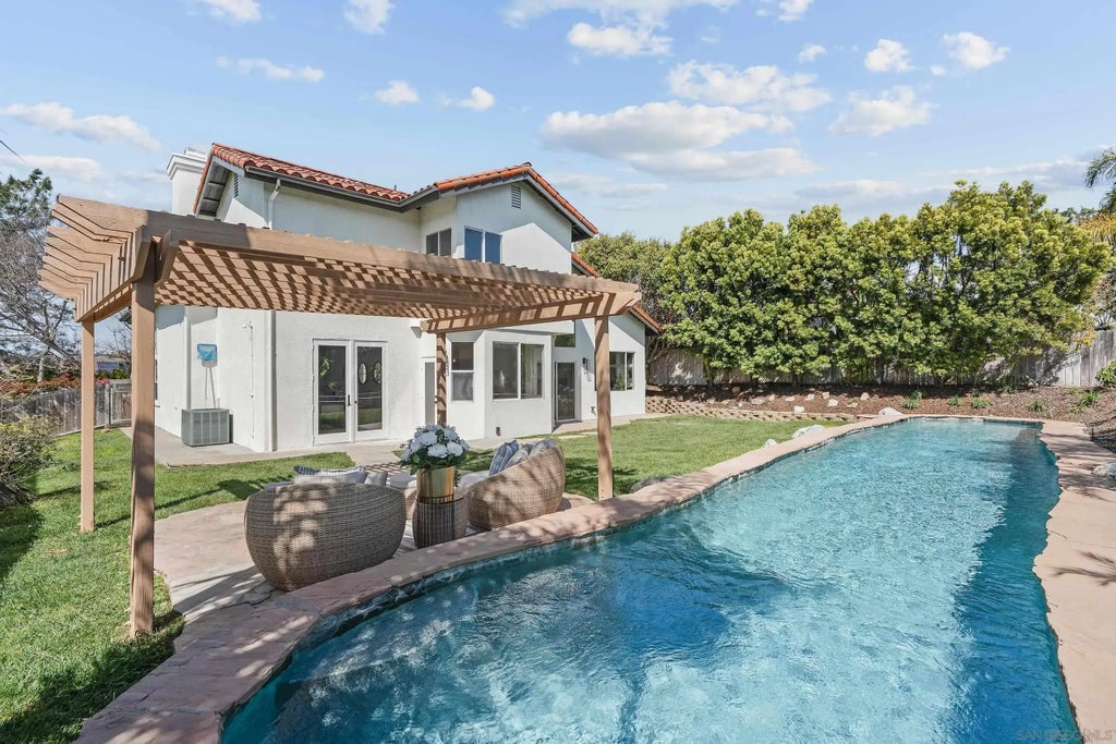 2543 Levante St, Carlsbad