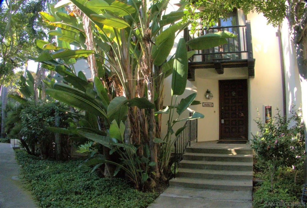 8686 Villa La Jolla Dr 1, La Jolla