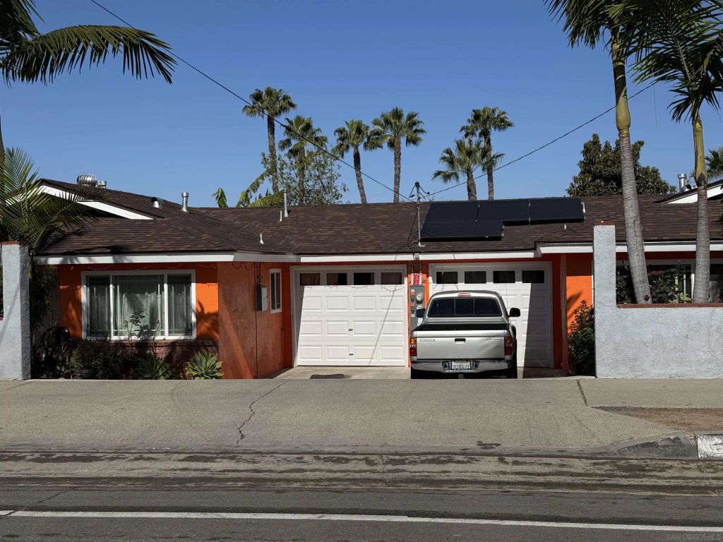 475-477 E Indian Rock Rd, Vista