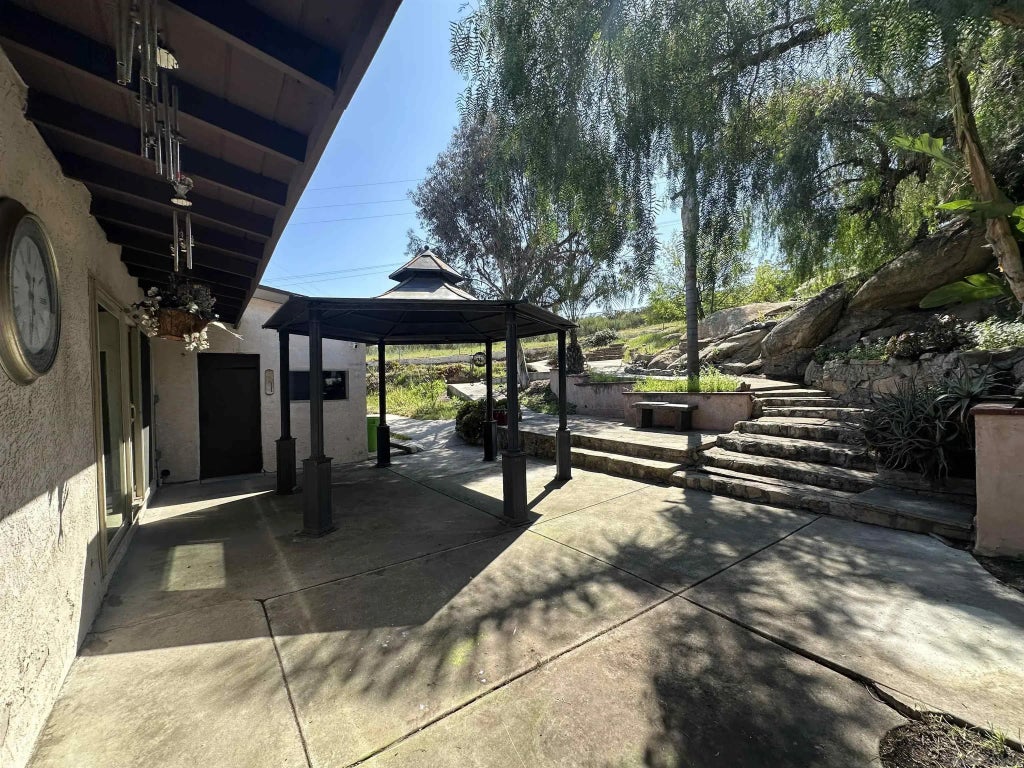 9515 Petite Ln, Lakeside