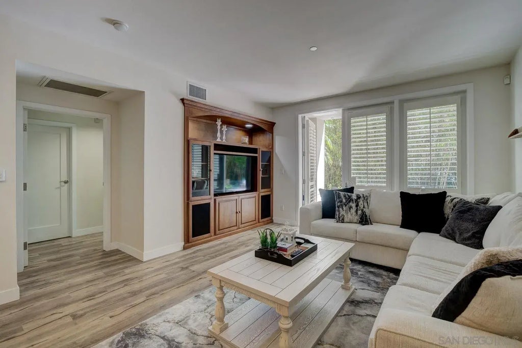 5410 La Jolla Blvd A106, La Jolla