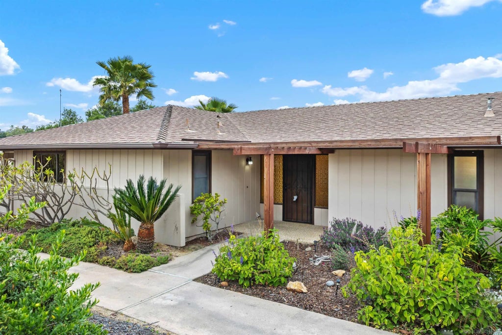 2562 Los Cerritos Ln, Fallbrook