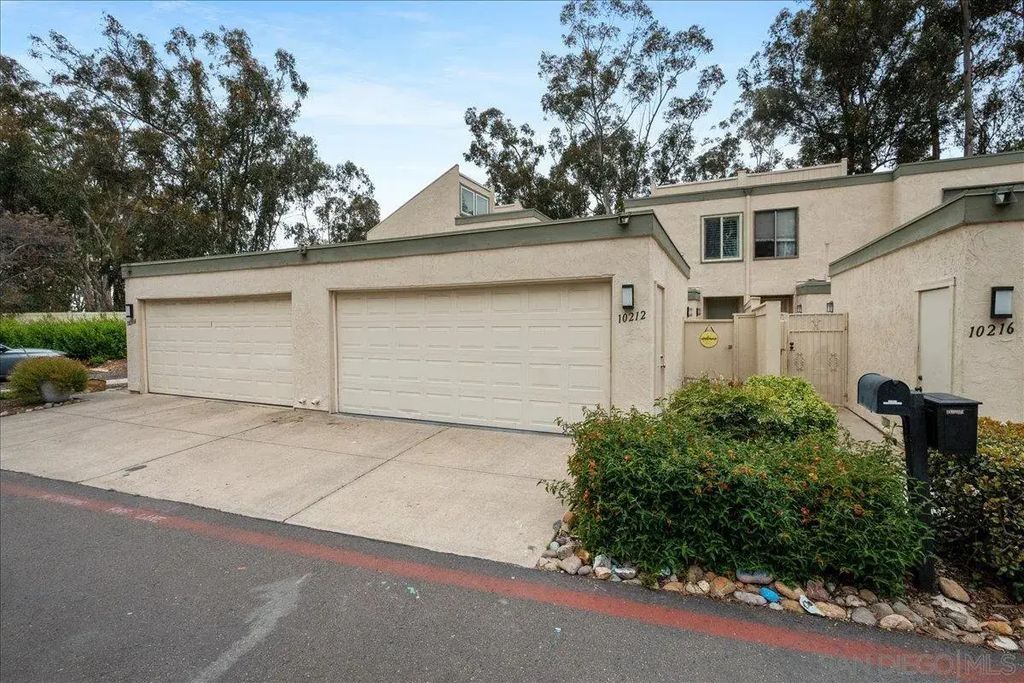 10212 Caminito Pitaya, Village Woods (VILW)